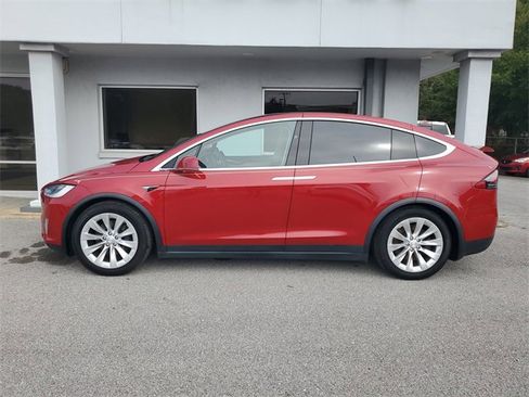 Used 2018 Tesla Model X 100D image 12