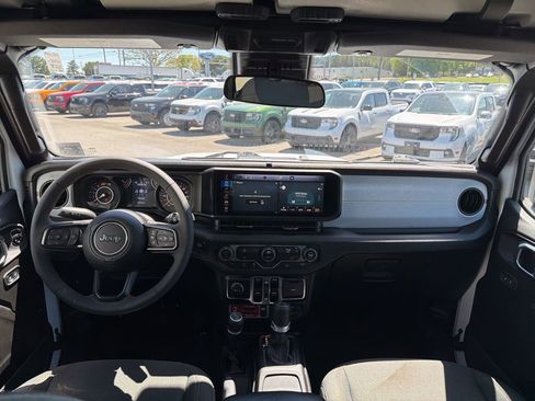 Used 2024 Jeep Wrangler Unlimited Sport AWD/4WD image 24