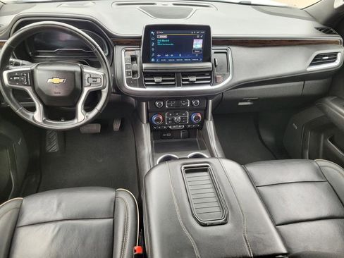 Used 2023 Chevrolet Suburban Premier image 19