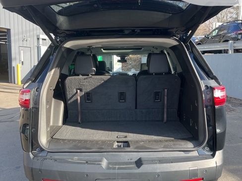 Used 2019 Chevrolet Traverse LT w/ LT Premium Package image 34