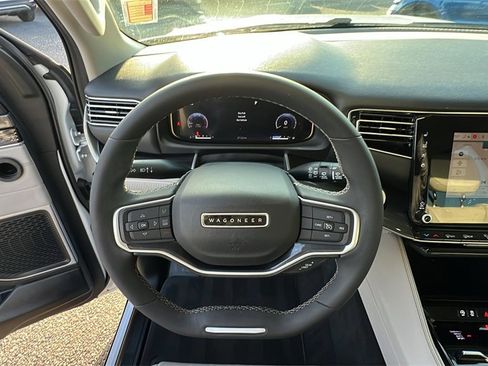 Used 2023 Jeep Wagoneer 4WD image 23
