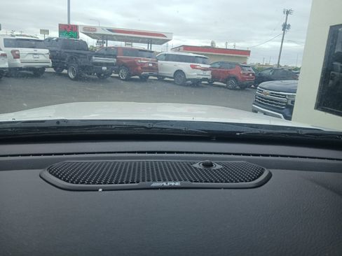 Used 2023 RAM 1500 Laramie AWD/4WD image 15