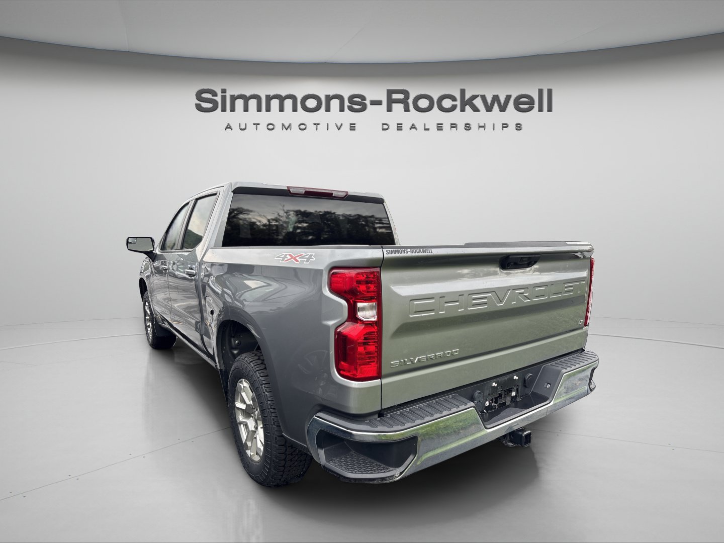 Used 2024 Chevrolet Silverado 1500 LT AWD/4WD image 3