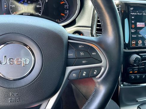 Used 2022 Jeep Grand Cherokee Limited w/ Tech Group RWD image 25