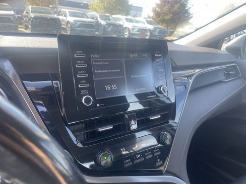 Used 2021 Toyota Camry SE image 13