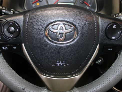Used 2014 Toyota RAV4 XLE FWD image 18