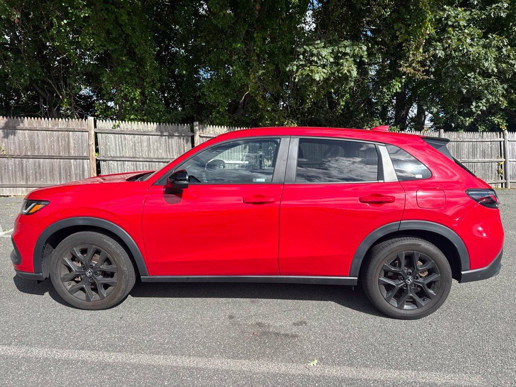 Used 2024 Honda HR-V Sport image 1