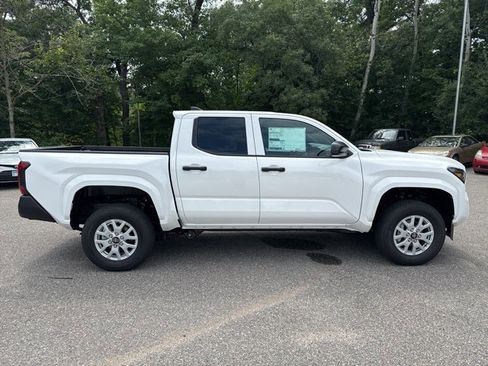 Used 2025 Toyota Tacoma SR image 10