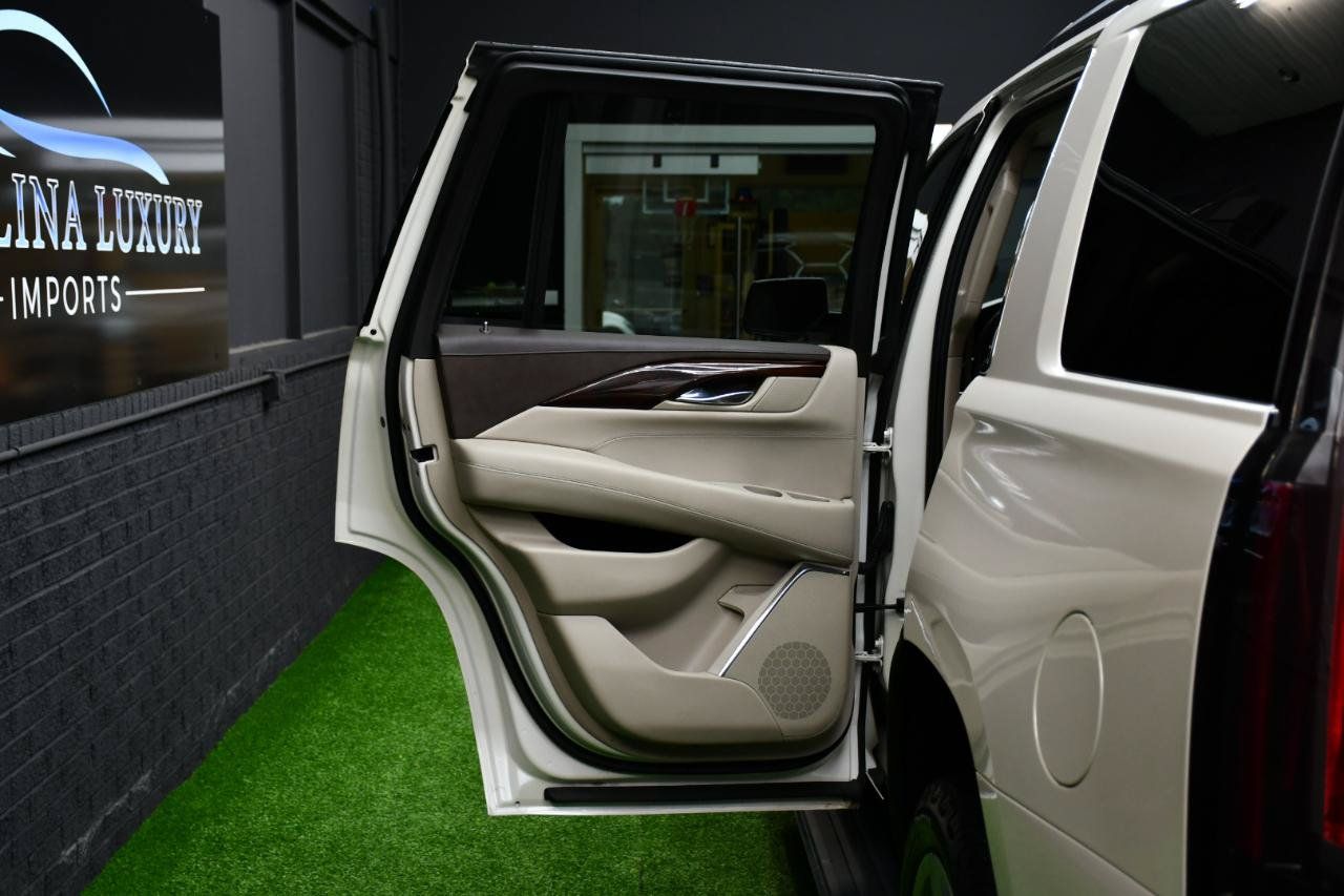 Used 2015 Cadillac Escalade Premium AWD/4WD image 30