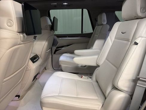 Certified 2025 Cadillac Escalade Premium Luxury Platinum w/ LPO, Radiant Package RWD image 20