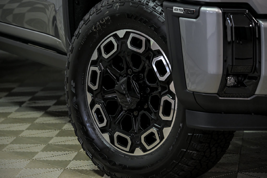 New 2026 GMC Sierra 2500 AT4 w/ AT4 Premium Plus Package AWD/4WD image 3