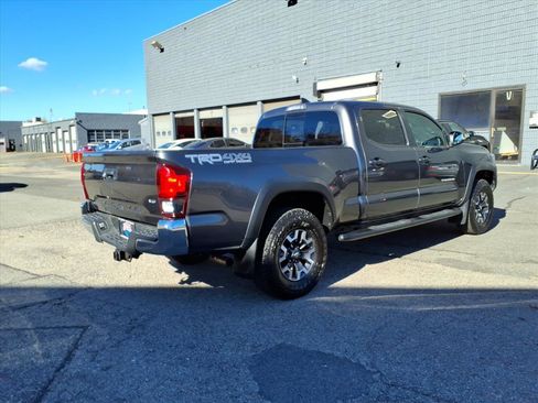 Certified 2019 Toyota Tacoma TRD Off-Road image 5