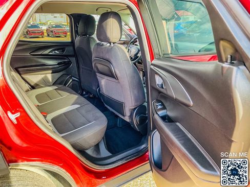 Used 2024 Chevrolet TrailBlazer LT w/ Driver Confidence Package AWD/4WD image 14
