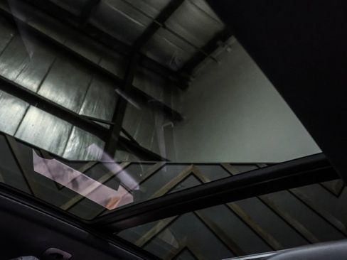 Used 2023 Porsche Macan image 97