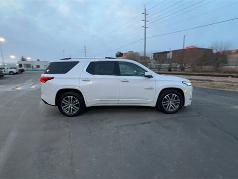 Used 2023 Chevrolet Traverse High Country w/ LPO, Floor Liner Package image 9