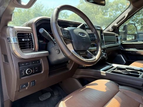 Used 2024 Ford F350 King Ranch AWD/4WD image 7