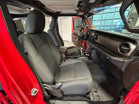Used 2019 Jeep Wrangler Unlimited Sport AWD/4WD image 38