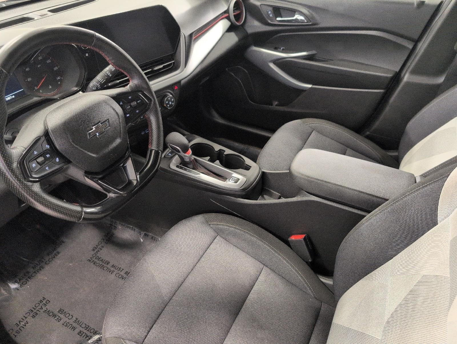 Used 2025 Chevrolet Trax RS w/ Driver Confidence Package FWD image 9