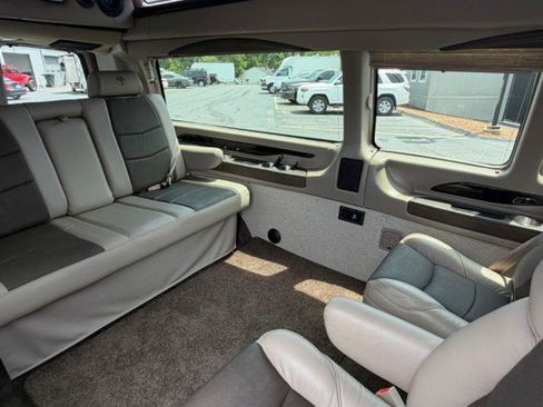 Used 2025 GMC Savana 2500 Extended w/ Driver Convenience Package RWD image 38