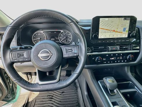 Used 2024 Nissan Pathfinder SL w/ Black Appearance Package AWD/4WD image 12