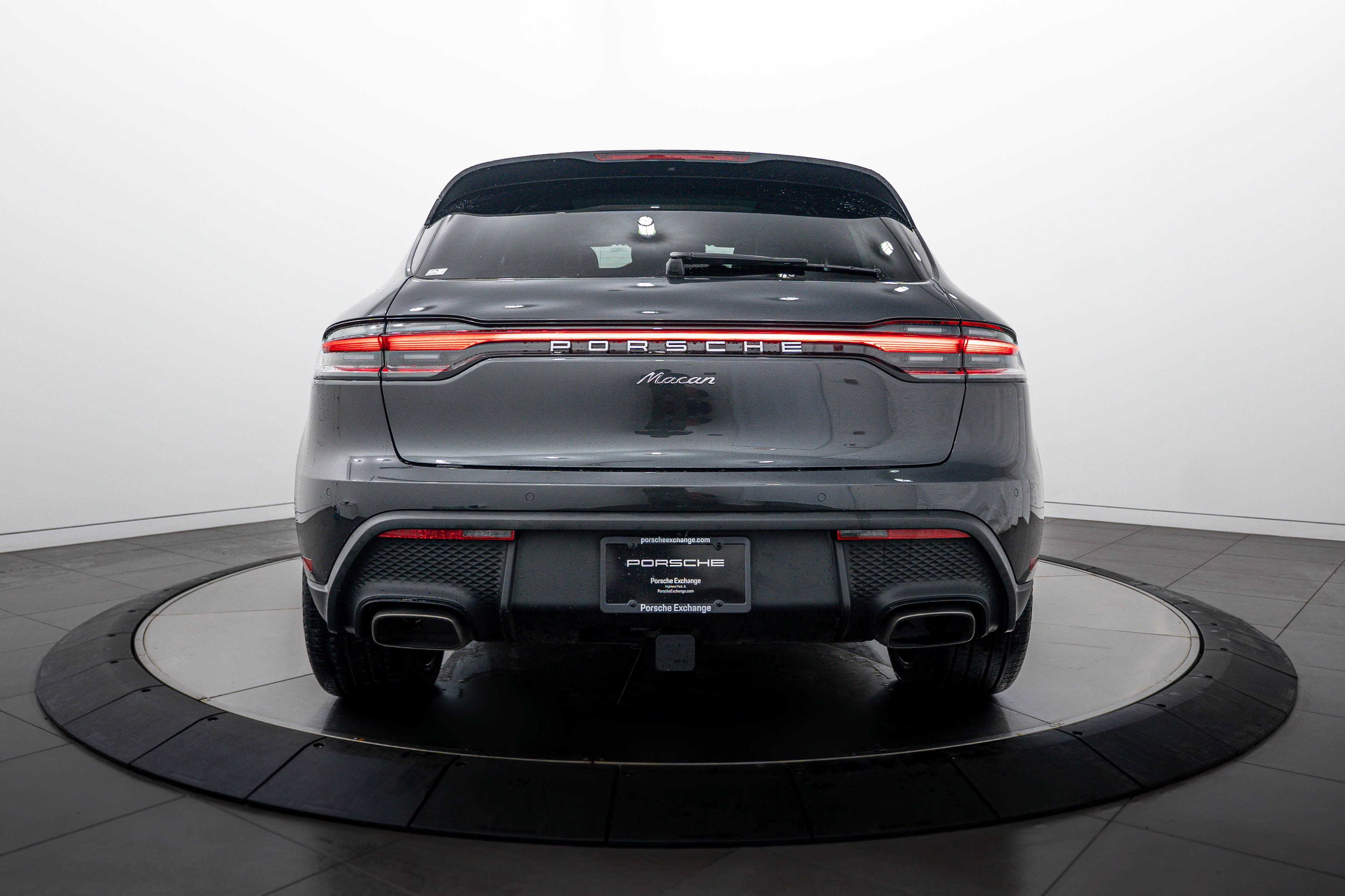 Certified 2026 Porsche Macan AWD/4WD image 6