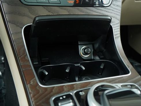 Used 2018 Mercedes-Benz GLC 300 4MATIC image 24