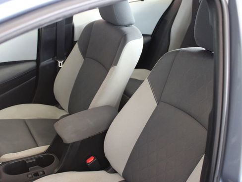 Used 2024 Toyota Corolla LE FWD image 38