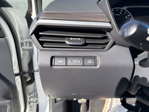 Used 2025 Nissan Altima 2.5 SV FWD image 23