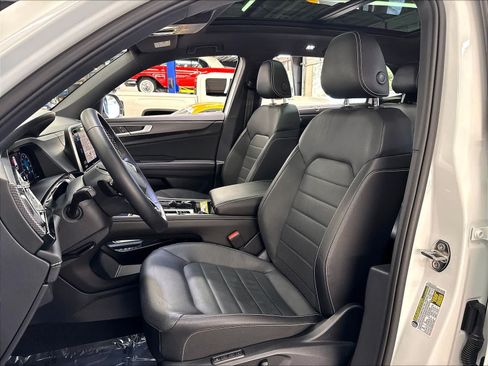 Used 2026 Volkswagen Atlas Cross Sport SEL w/ Adventure Package AWD/4WD image 24