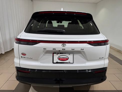 Certified 2026 Toyota Crown Signia AWD/4WD image 4