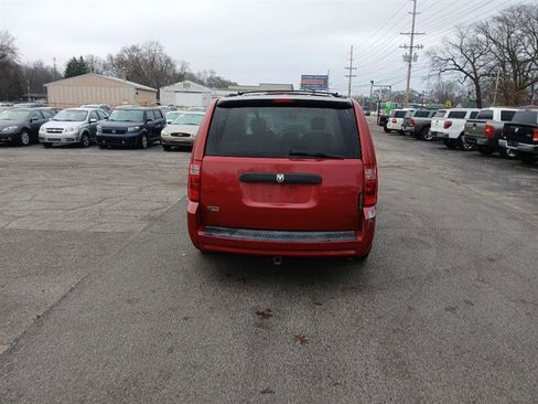 Used 2009 Dodge Grand Caravan SE image 2