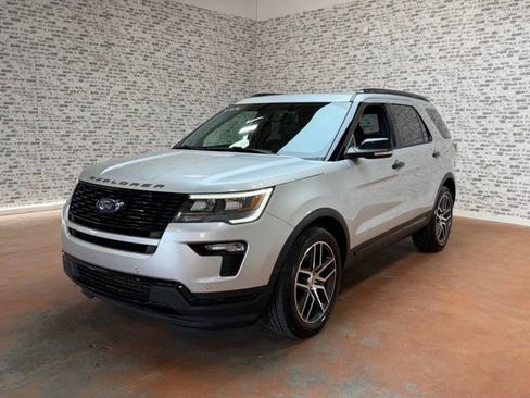 Used 2018 Ford Explorer Sport AWD/4WD image 3