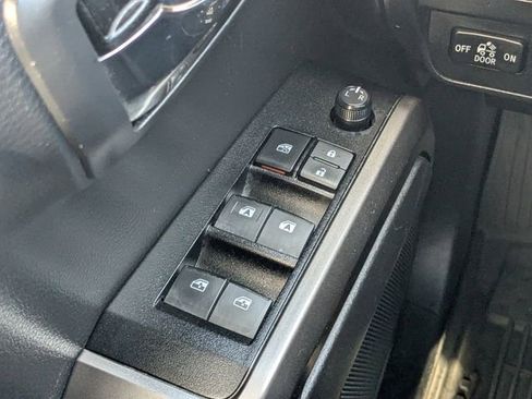 Used 2022 Toyota Tacoma Limited image 20