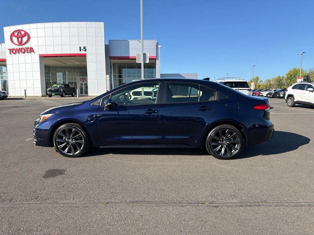 Used 2024 Toyota Corolla SE w/ SE Package FWD image 10