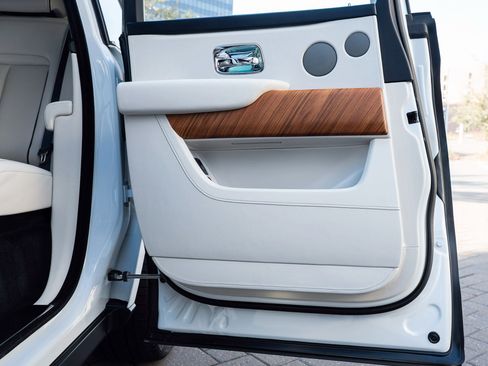 Certified 2021 Rolls-Royce Cullinan image 41