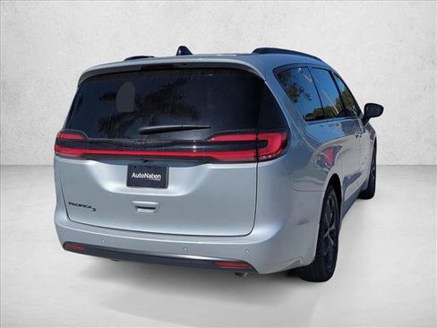 New 2026 Chrysler Pacifica Select w/ S Appearance Package image 2