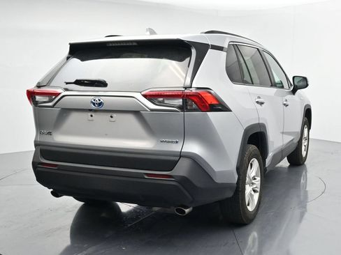 Used 2021 Toyota RAV4 XLE w/ Convenience Package AWD/4WD image 6