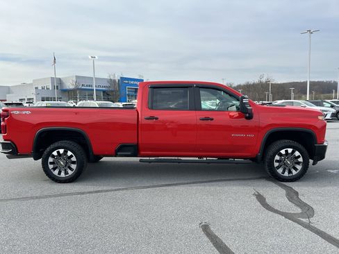 Used 2022 Chevrolet Silverado 2500 Custom w/ Custom Value Package image 8