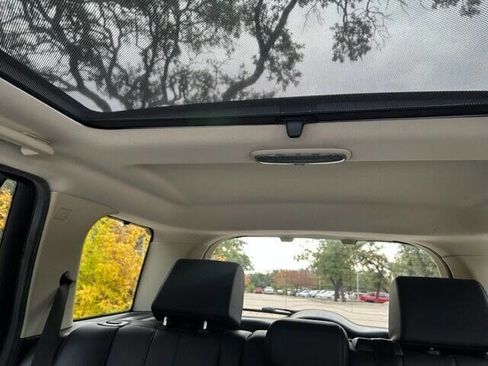 Used 2013 Land Rover LR2 HSE image 35