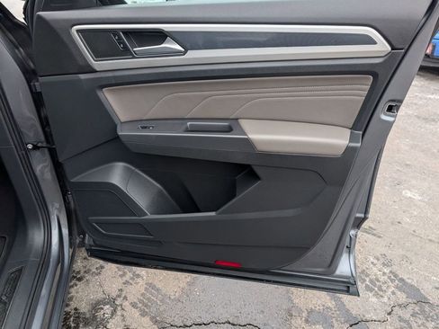 Used 2021 Volkswagen Atlas SE image 47