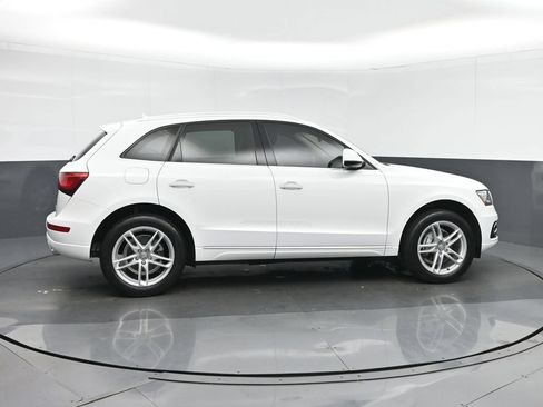 Used 2017 Audi Q5 2.0T Premium Plus w/ Technology Package AWD/4WD image 8