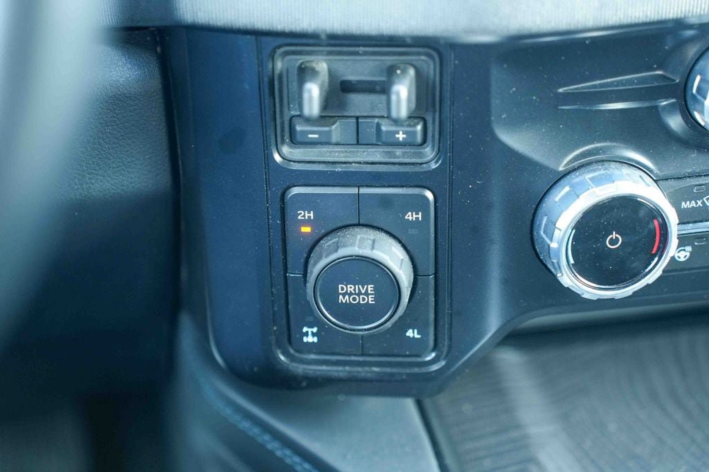Used 2025 Ford F250 Platinum AWD/4WD image 30
