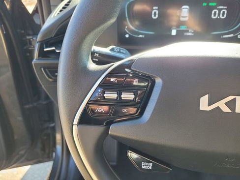 Used 2025 Kia Niro LX image 20