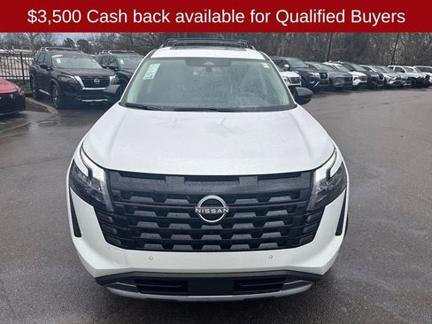 New 2026 Nissan Pathfinder Platinum image 9