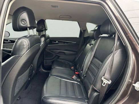 Used 2017 Kia Sorento EX AWD/4WD image 18