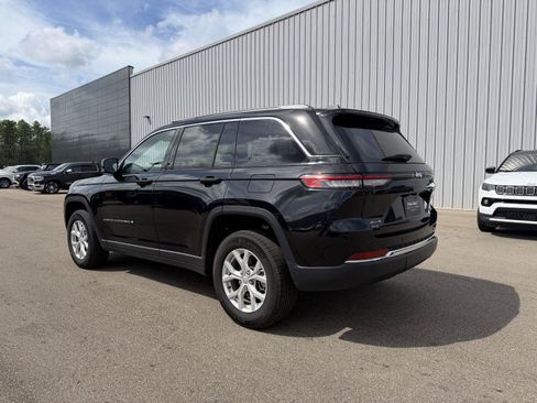 Certified 2023 Jeep Grand Cherokee Limited w/ Trailer Tow Package AWD/4WD image 4
