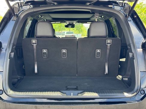 Used 2025 Honda Pilot TrailSport image 7