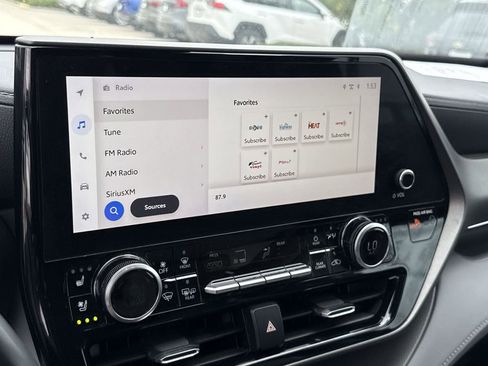 Used 2023 Toyota Highlander Limited image 23