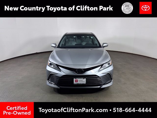 Used 2021 Toyota Camry XLE FWD image 2