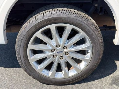 Used 2019 Ford F150 Limited image 22